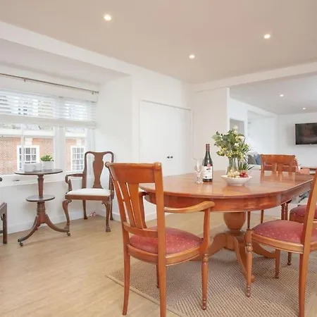 1 Perfectly Located Stylish, Comfortable Apartment Sidmouth Exterior photo