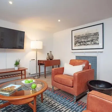 1 Perfectly Located Stylish, Comfortable Apartment Sidmouth Exterior photo