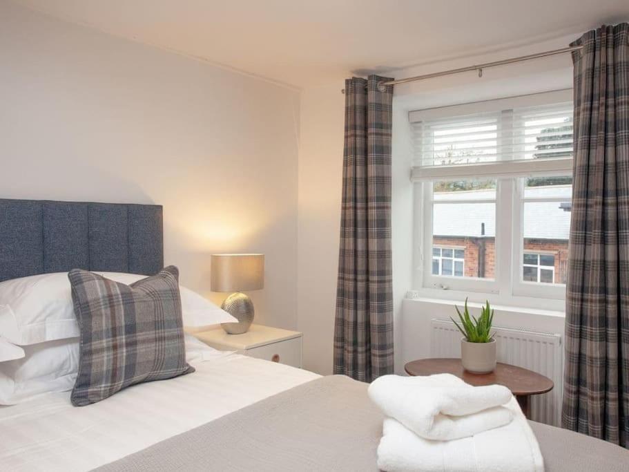 1 Perfectly Located Stylish, Comfortable Apartment