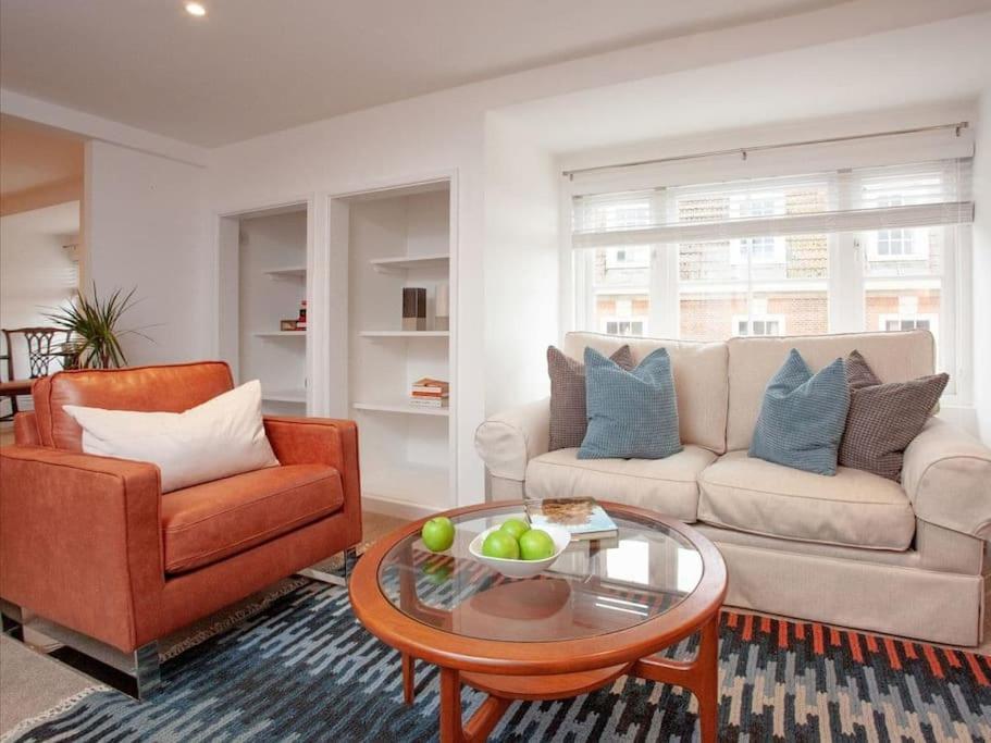 1 Perfectly Located Stylish, Comfortable