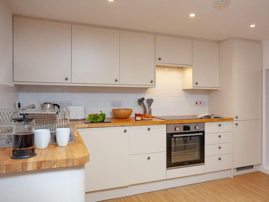 Apartment 1 Perfectly Located Stylish, Comfortable Sidmouth